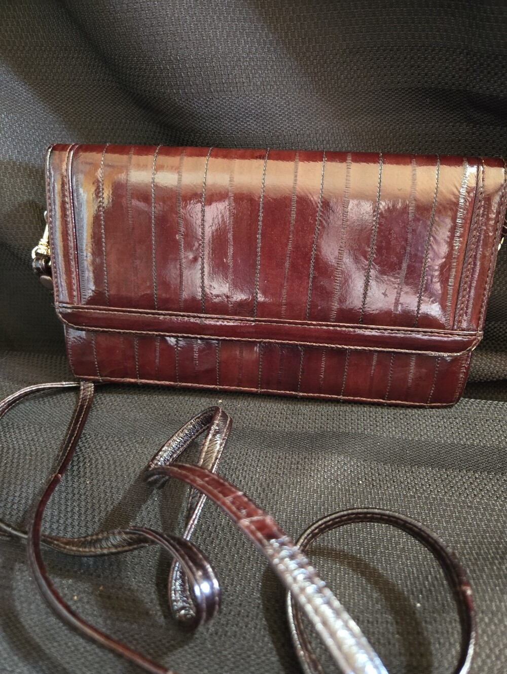 Women's Geniune Eel Skin Crossbody Bag - Burgundy